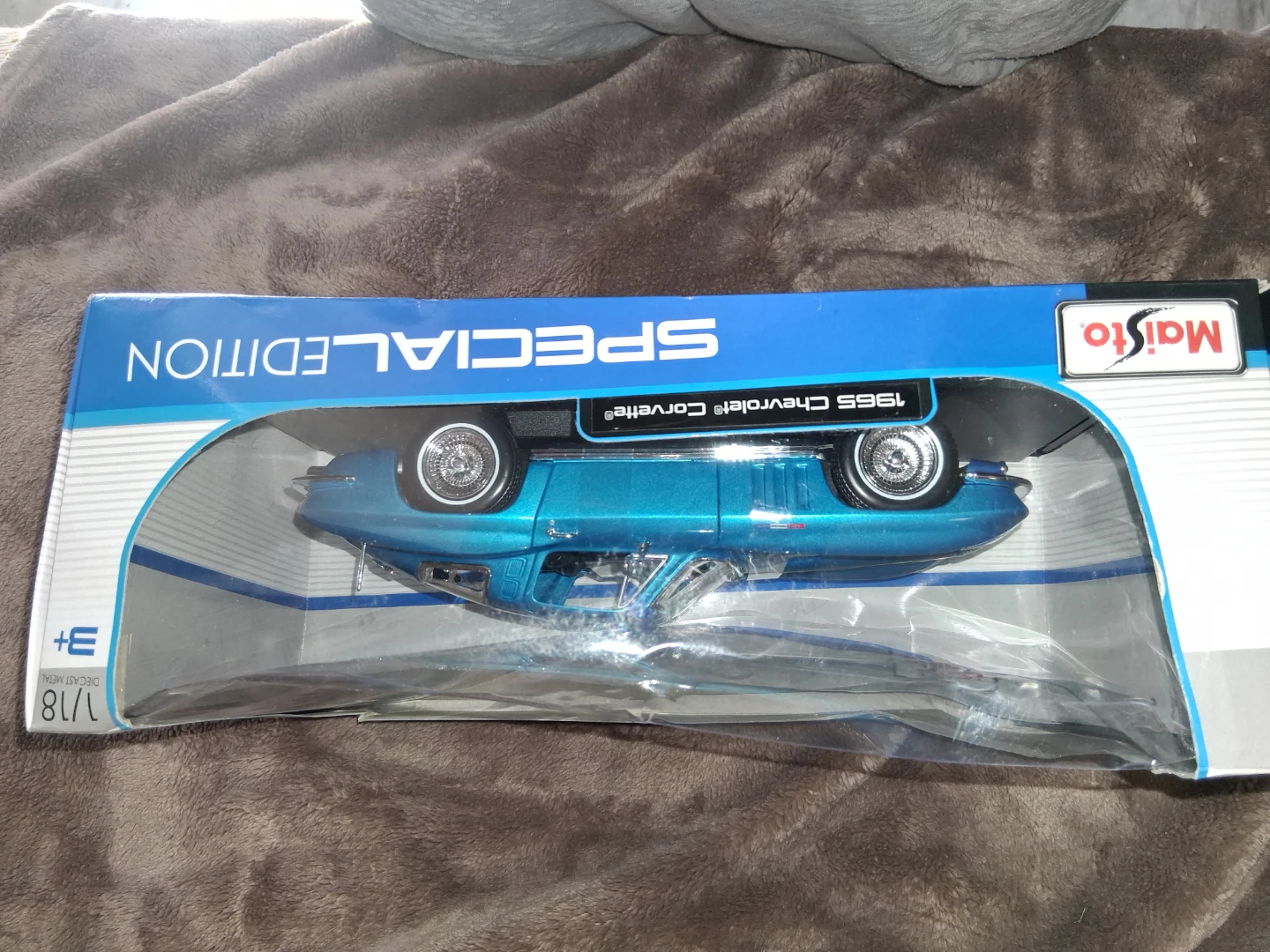 Maisto 1965 Chevrolet Corvette Special Edition Die-Cast Car - photo 2
