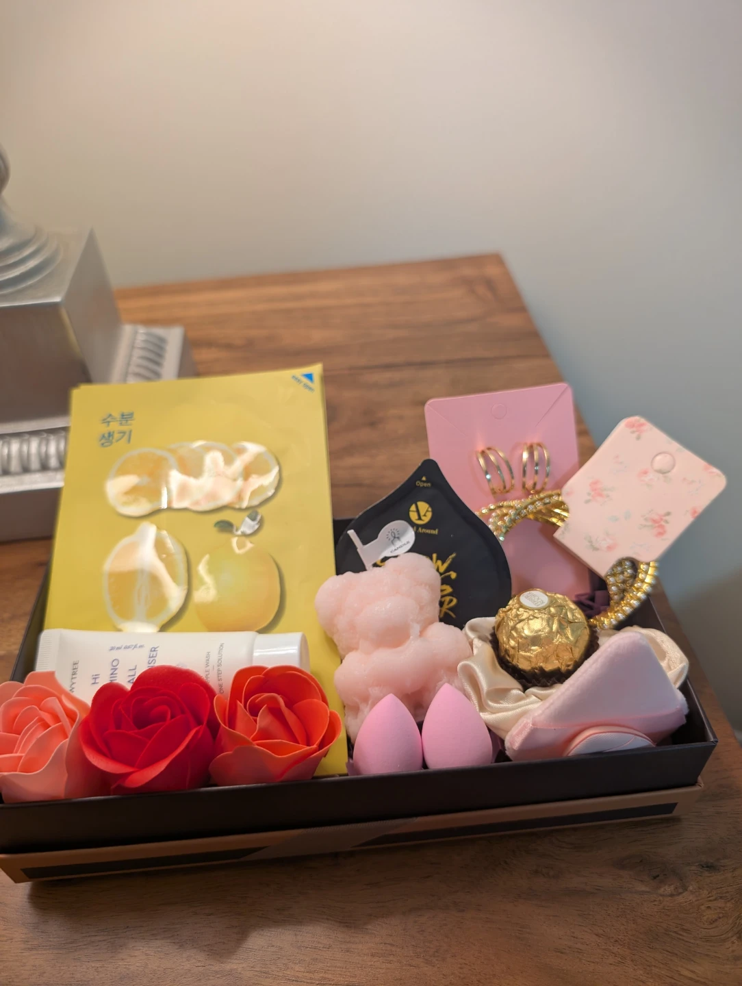 Nush mother's day beauty & Accessories Gift Box