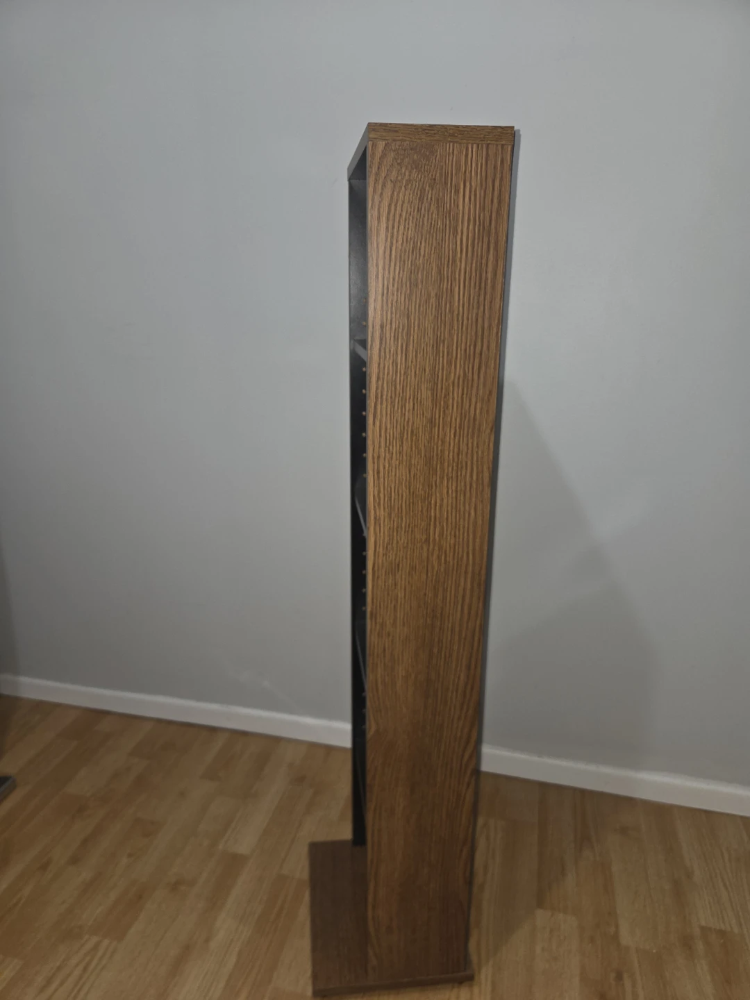 Tall thin bookshelf - photo 3