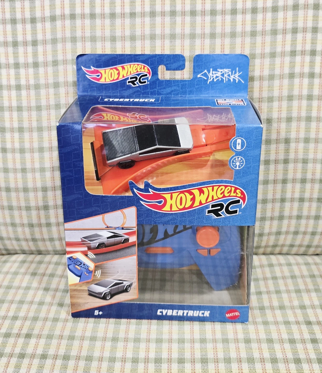 Hot Wheels RC Cybertrack Toy Car - NEW!