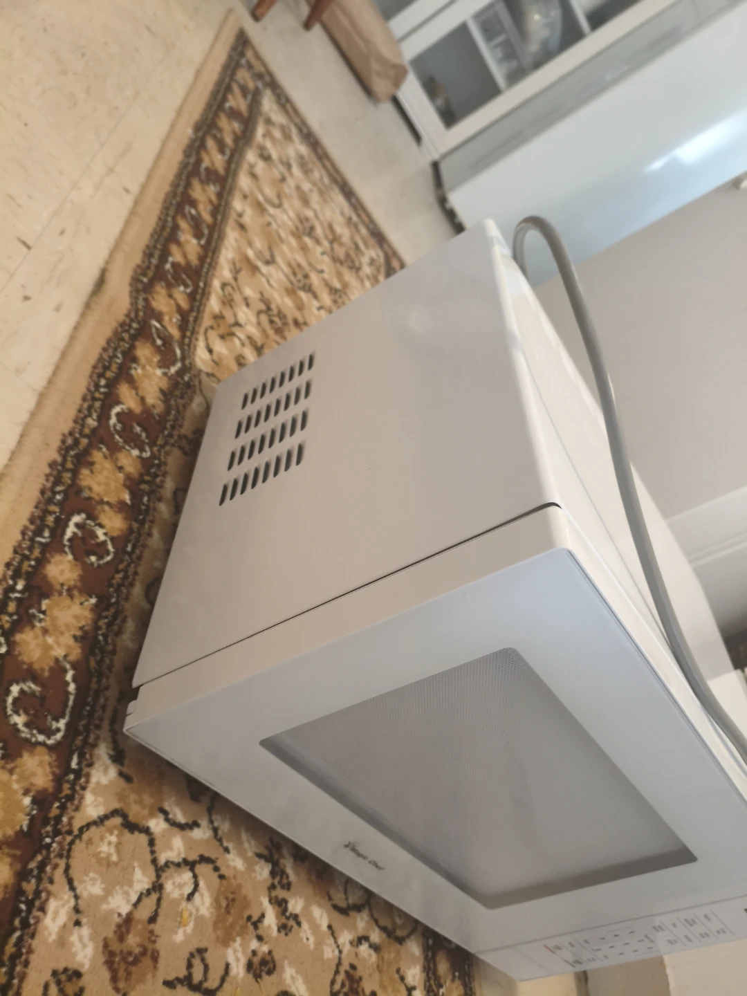 Magic Chef  Microwave - photo 3
