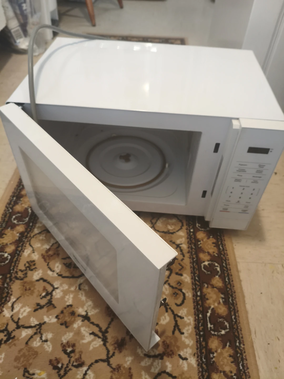 Magic Chef  Microwave - photo 4
