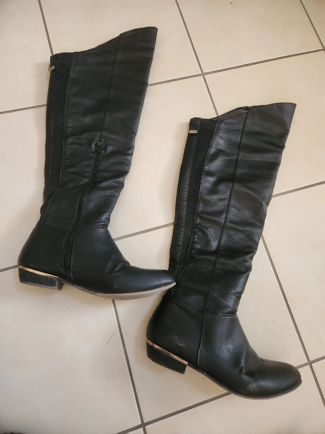 Black Knee-High Boots - US 8.5 - photo 2