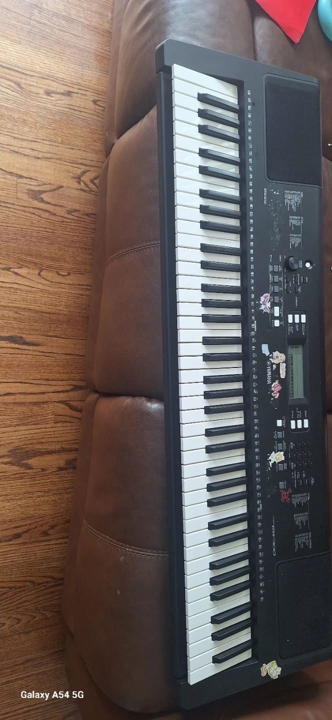 Yamaha PSR-E300 Electronic Keyboard