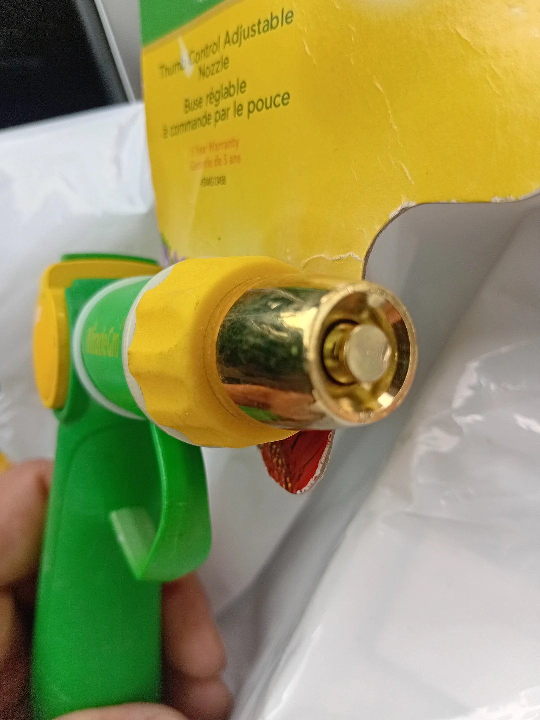 New Miracle-Gro Thumb Control Adjustable Garden Hose Nozzle - photo 3