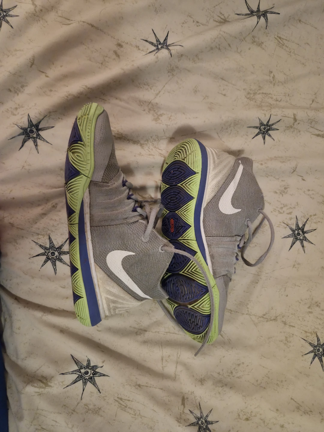 Obo Nike Kyrie 5 Basketball Shoes size 5y - photo 2