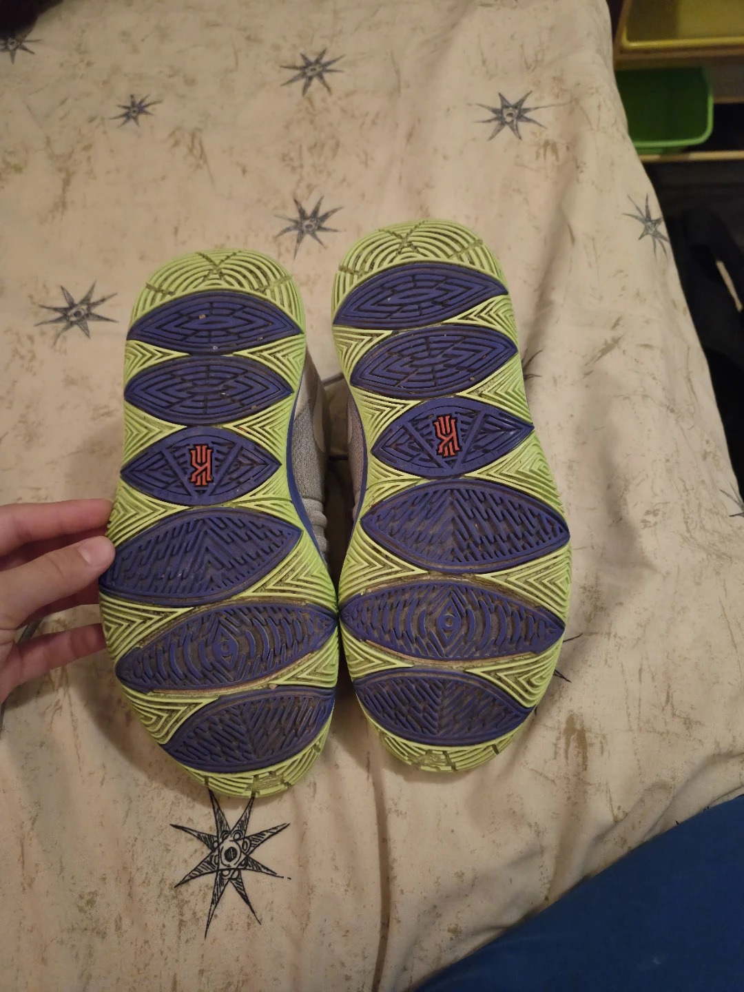 Obo Nike Kyrie 5 Basketball Shoes size 5y - photo 3