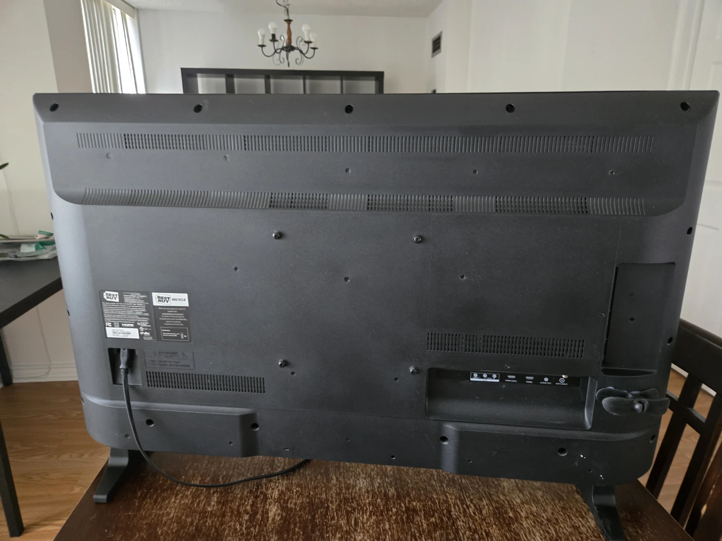 Sharp 42" Roku TV - photo 3