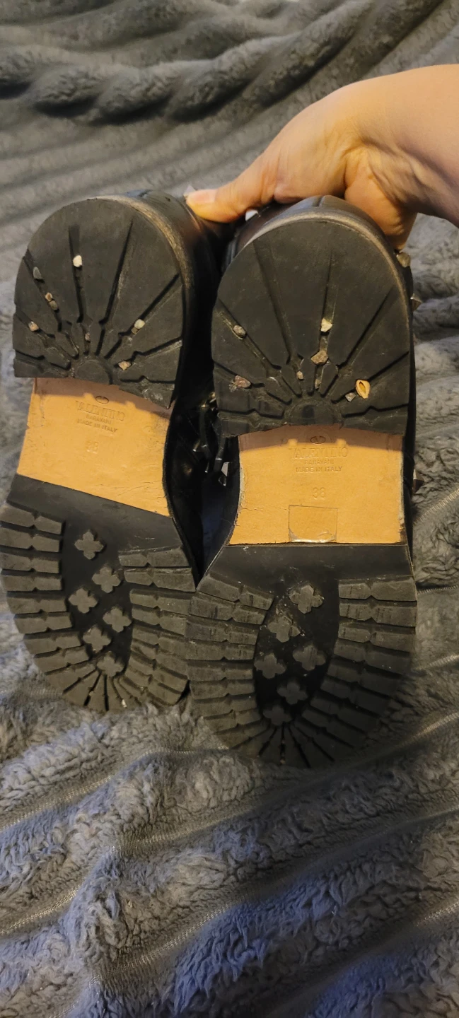 Valentino Studded Black Leather Ankle Boots W8/38 - photo 3