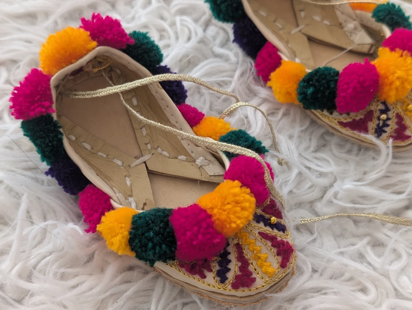 Embellished baby khussa with Pom-Poms - photo 2