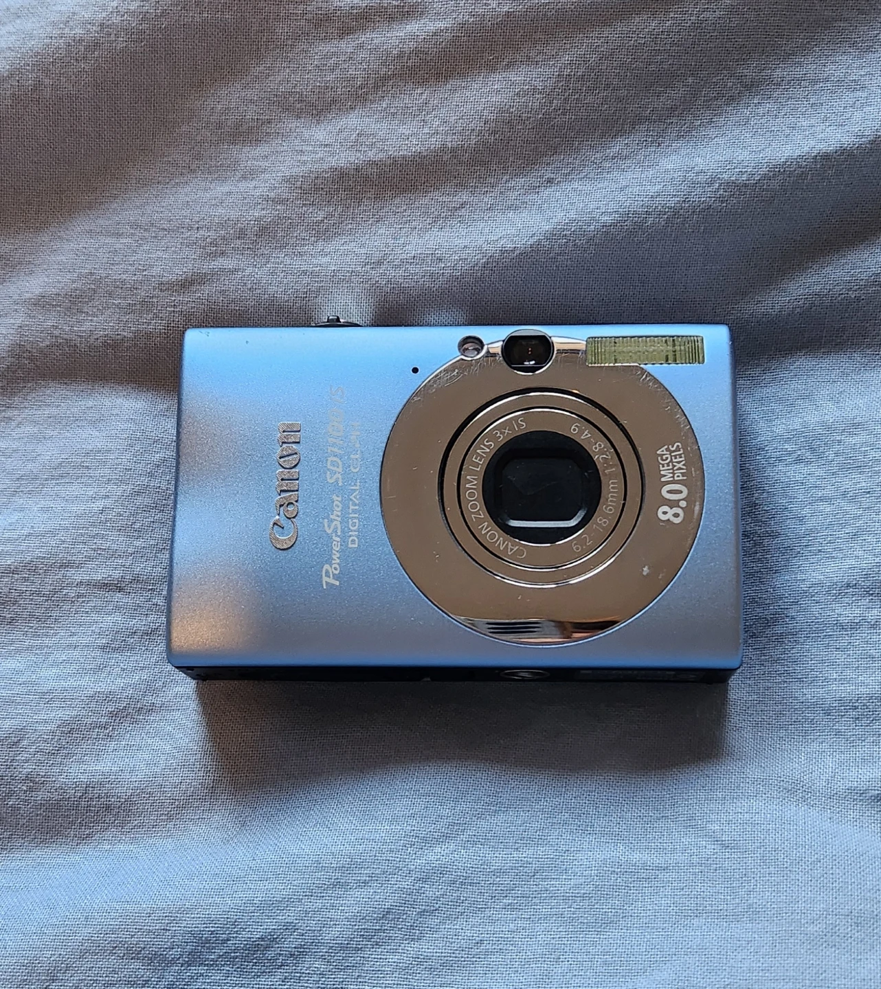 Canon PowerShot SD1100 IS Digital ELPH Blue