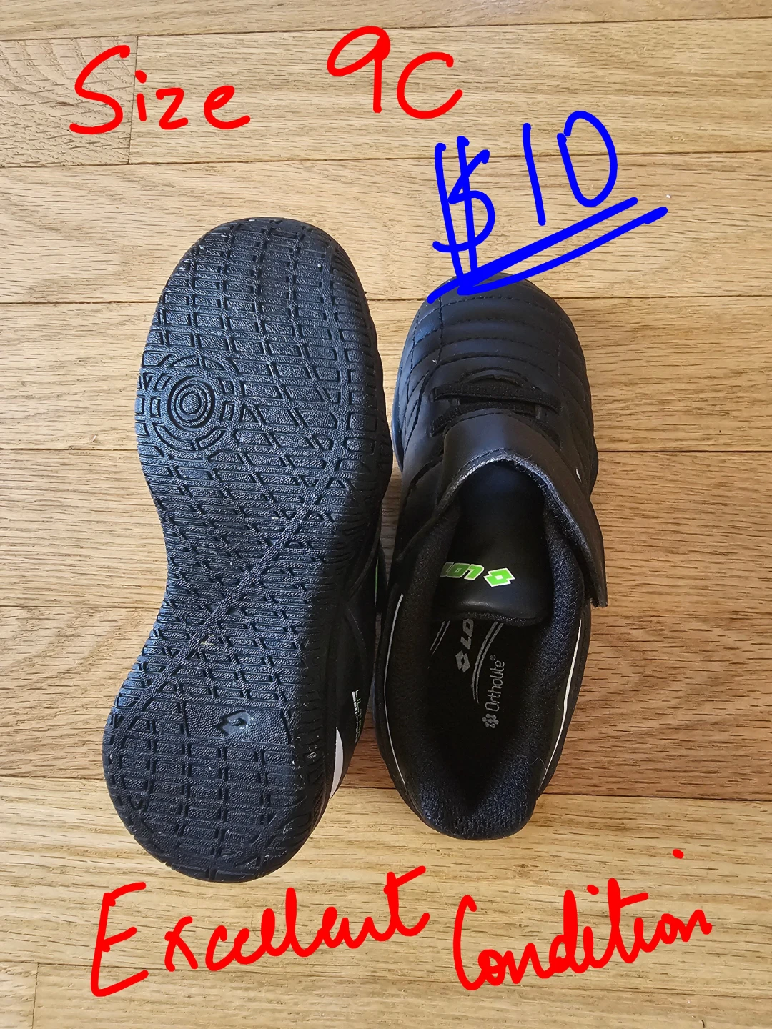 Lotto Soccer Shoes - Size 9C