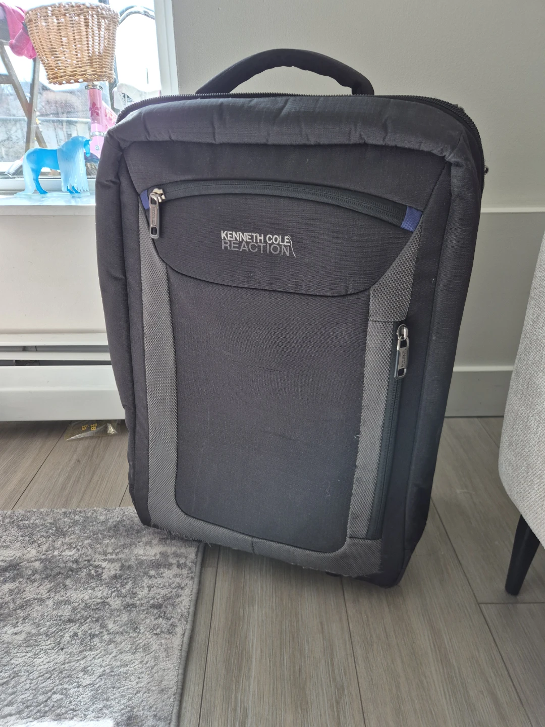 Kenneth Cole Reaction Black Carry-on