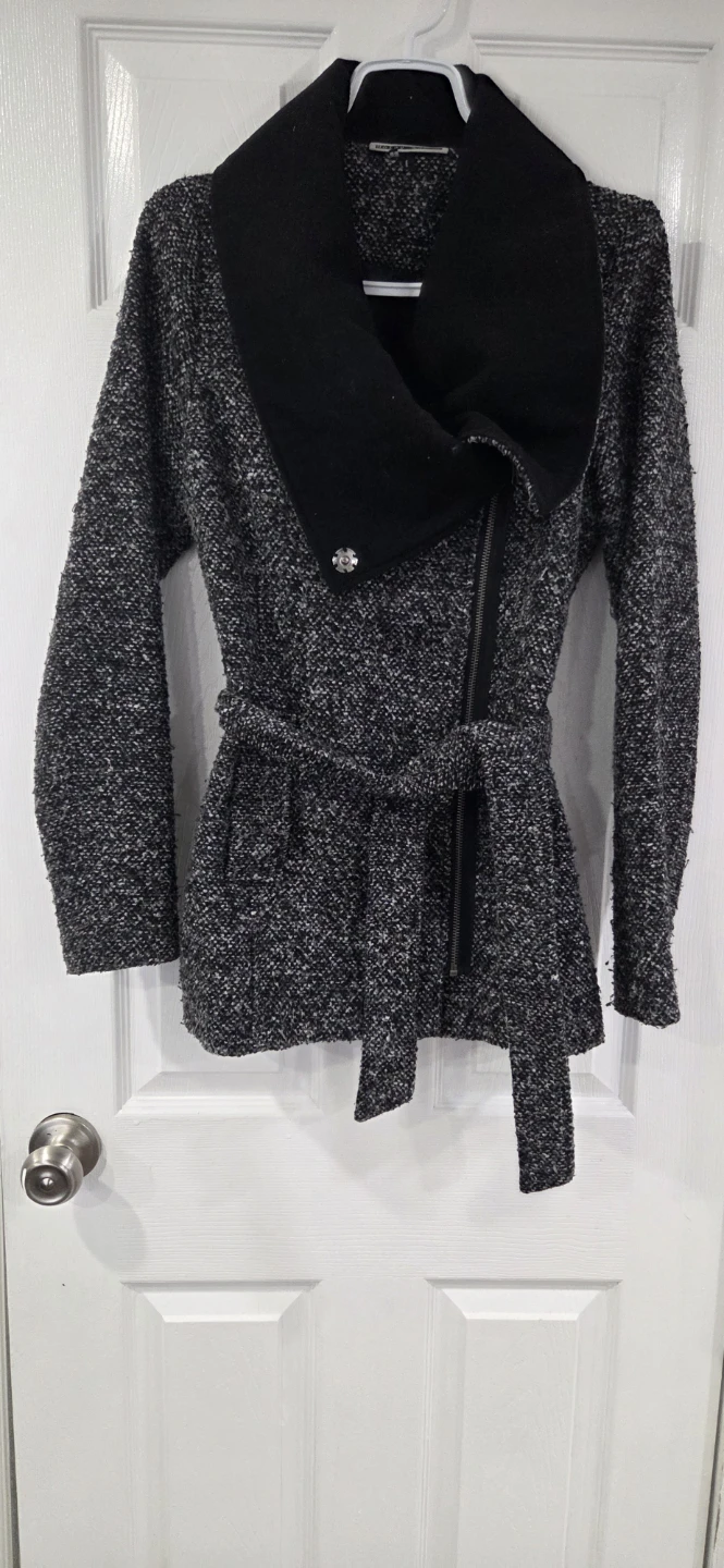 Noisy May Women's Grey Textured Jacket with Belt
