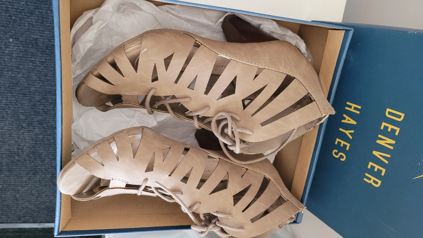 Denver Hayes Women's Claire Sandal - Size 9