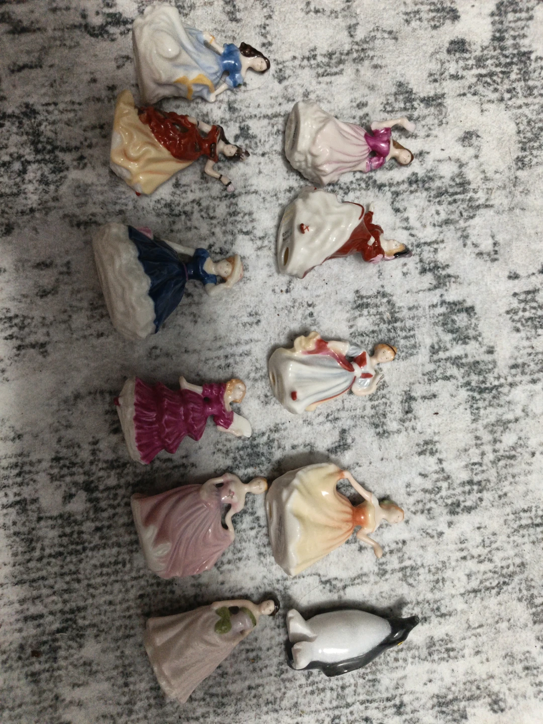 Collection of 9 Porcelain Figurines - photo 2