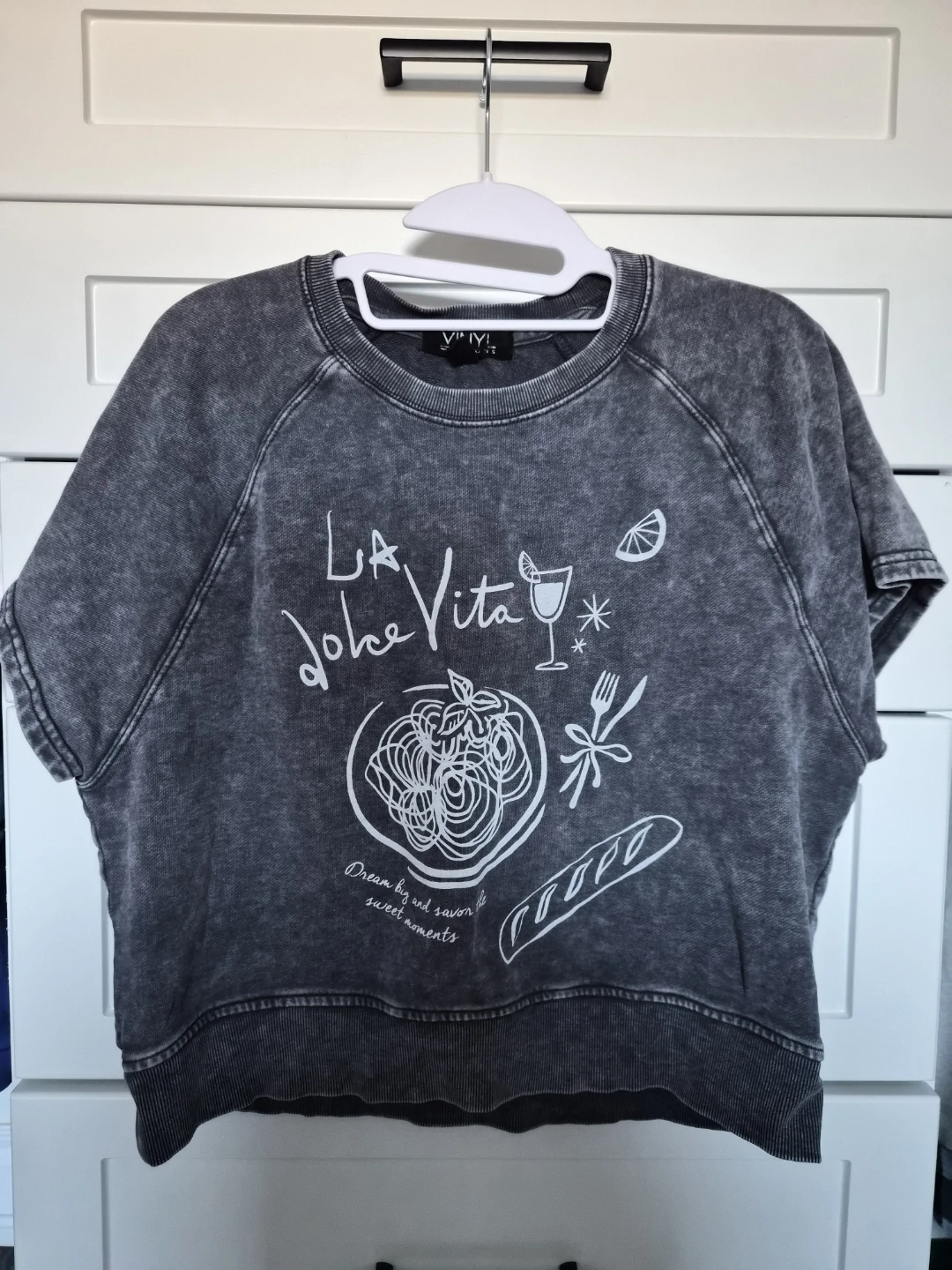 VINYL black "La Dolce Vita" graphic t-shirt