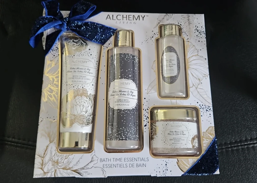 BNIB Bath & Body Spa Gift Set
