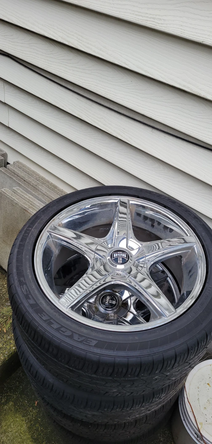 Set of 4 Dub 235/45R18 Chrome Wheels and Tires