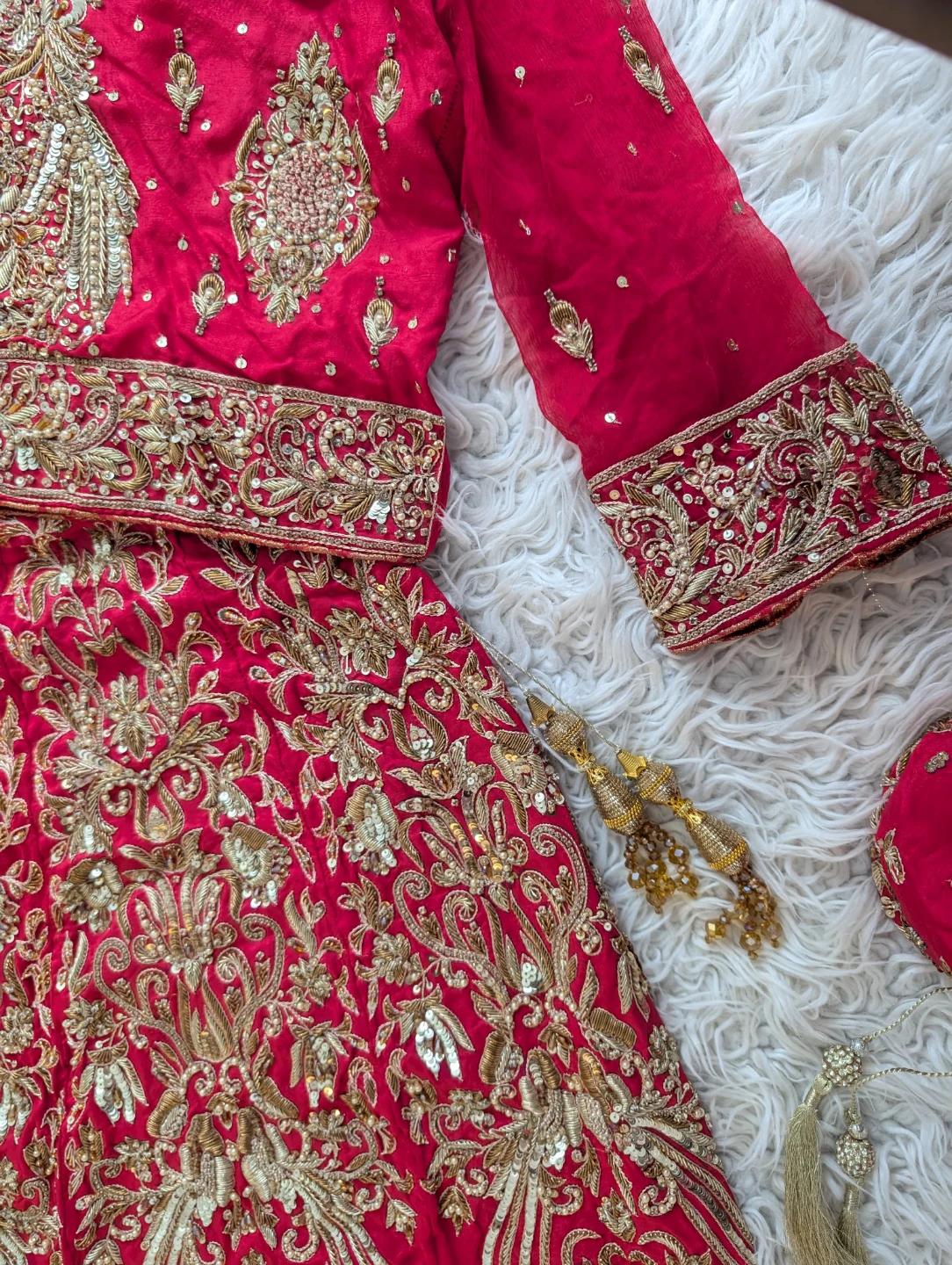 Brand NEW Red Bridal Lehenga with Dupatta and Potli Bag - photo 4