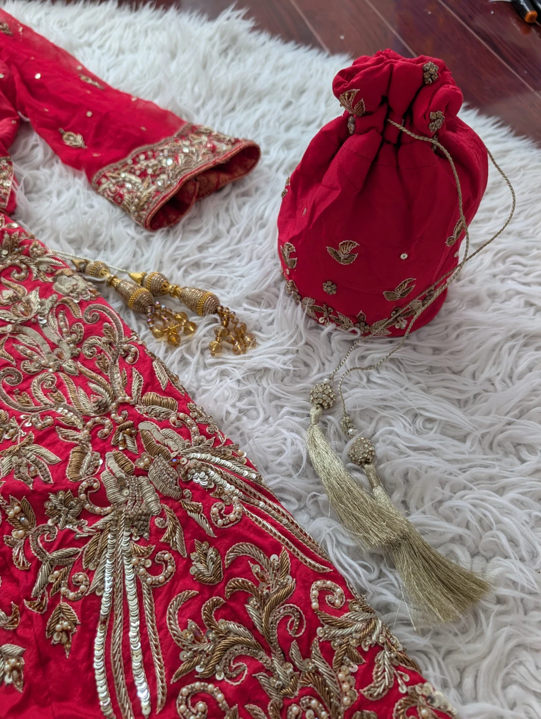 Brand NEW Red Bridal Lehenga with Dupatta and Potli Bag - photo 5