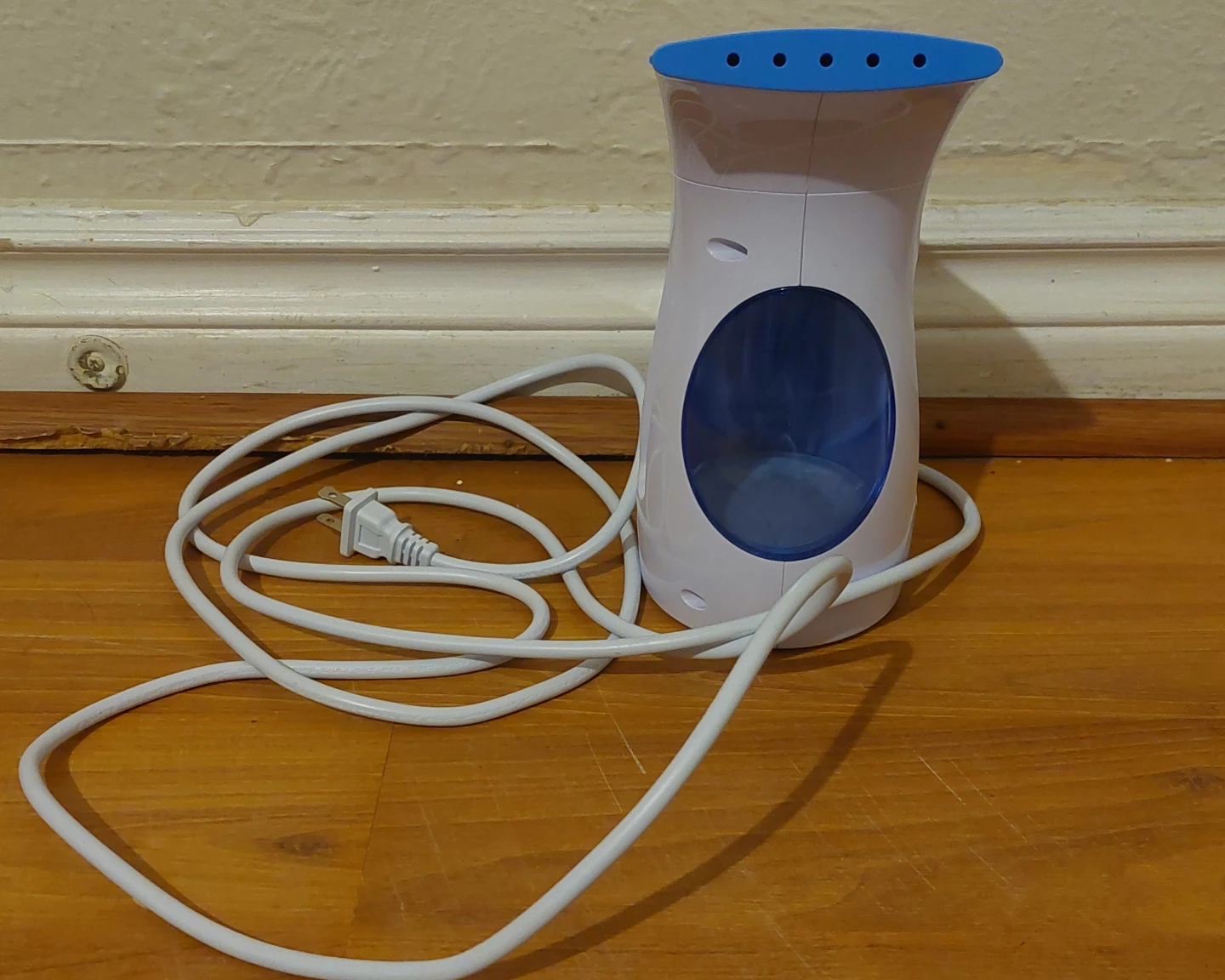 Garment Steamer - Model HL7