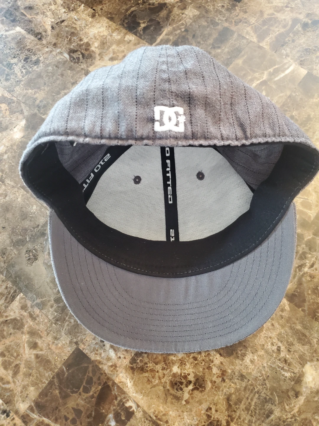 Men's  / Boys  Grey DC Hat - photo 2