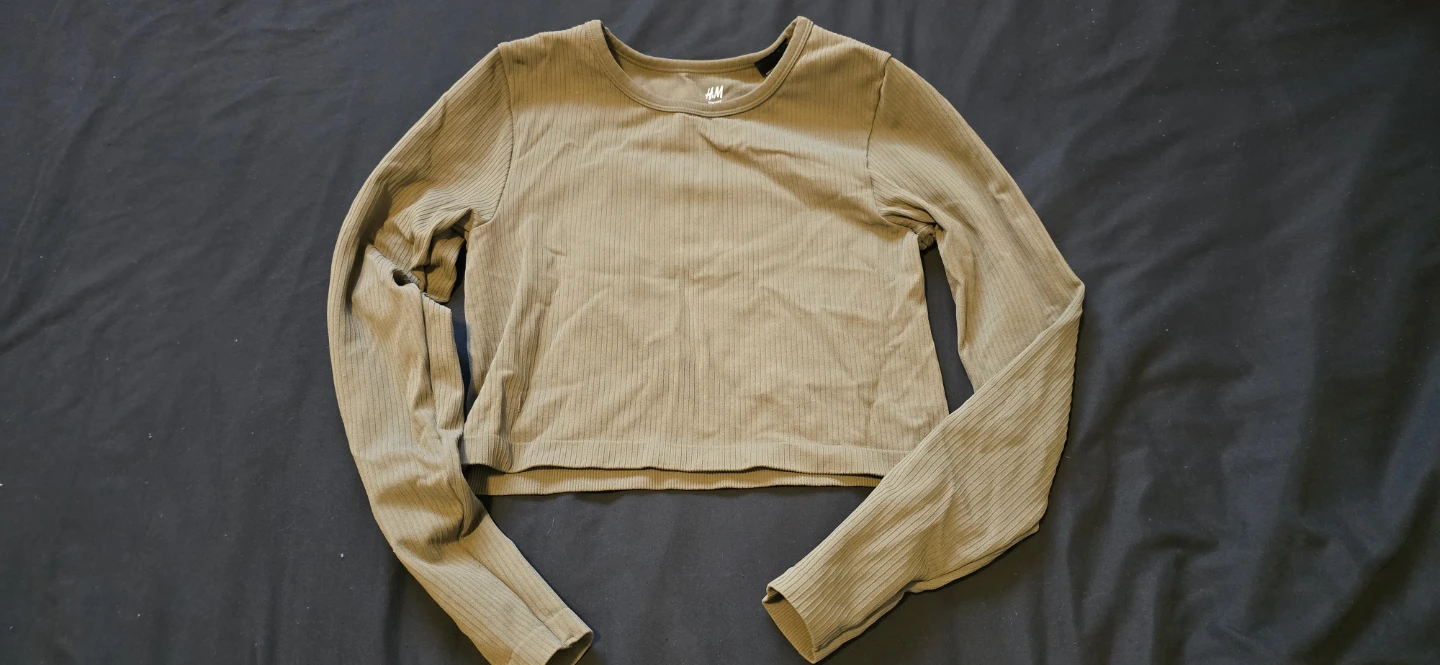 H&M Sport Ribbed Long Sleeve Crop Top - Olive Green - Medium