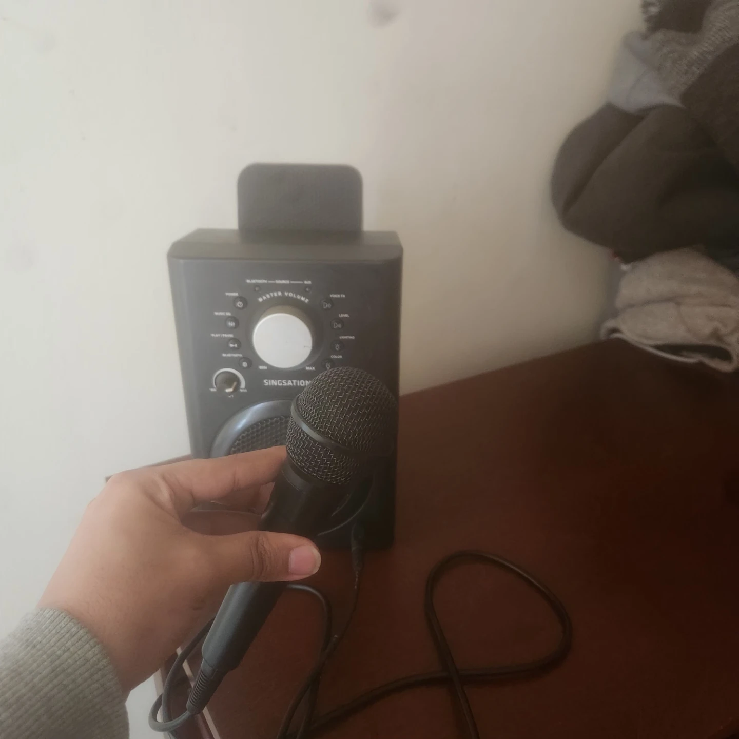 Singsation Karaoke Machine with Microphone - photo 3