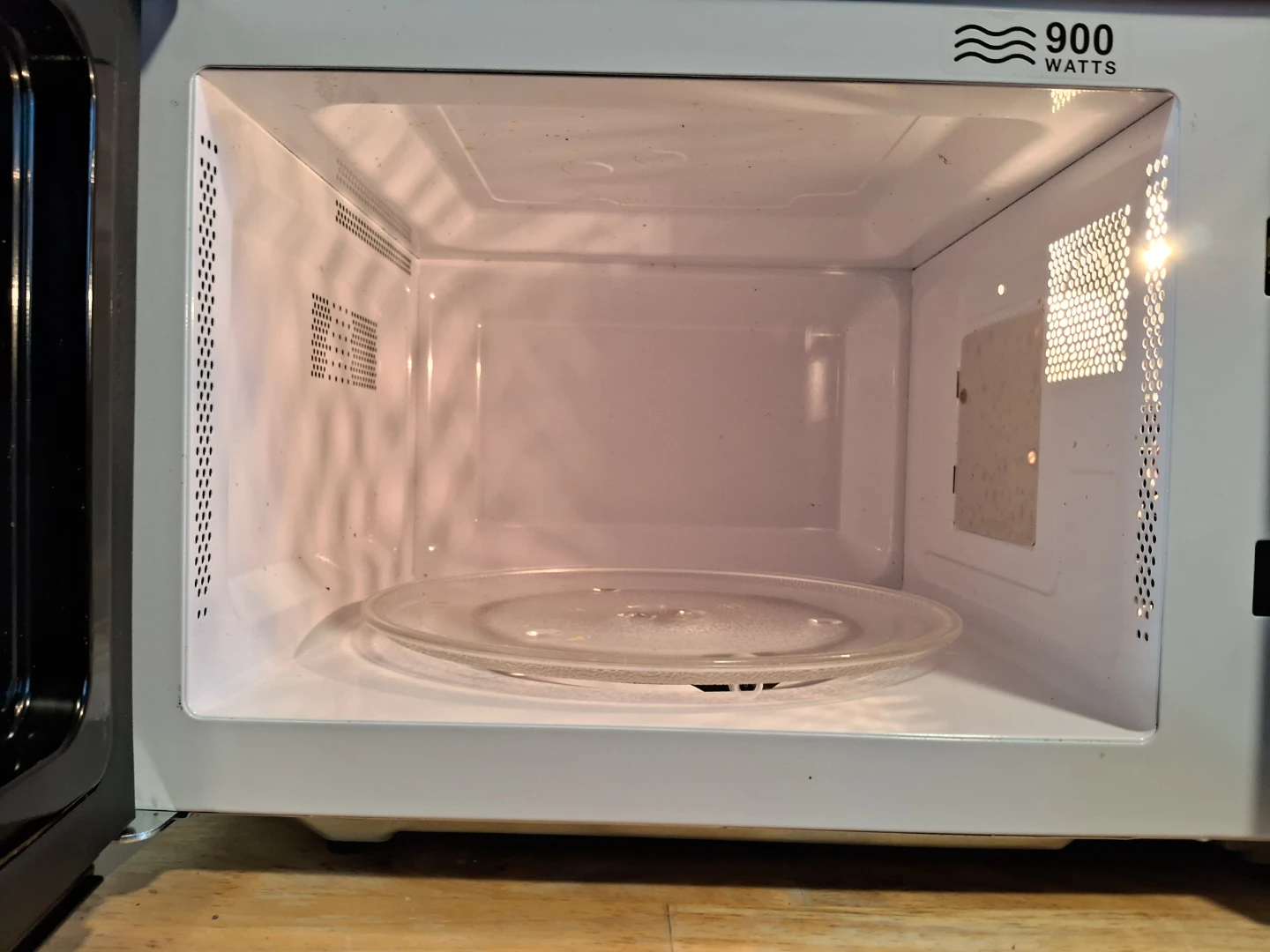 Hamilton Beach 900 Watt Microwave - photo 5