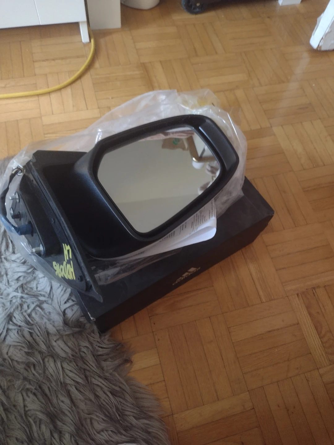 2017 white Mitsubishi car door mirror left side - photo 2
