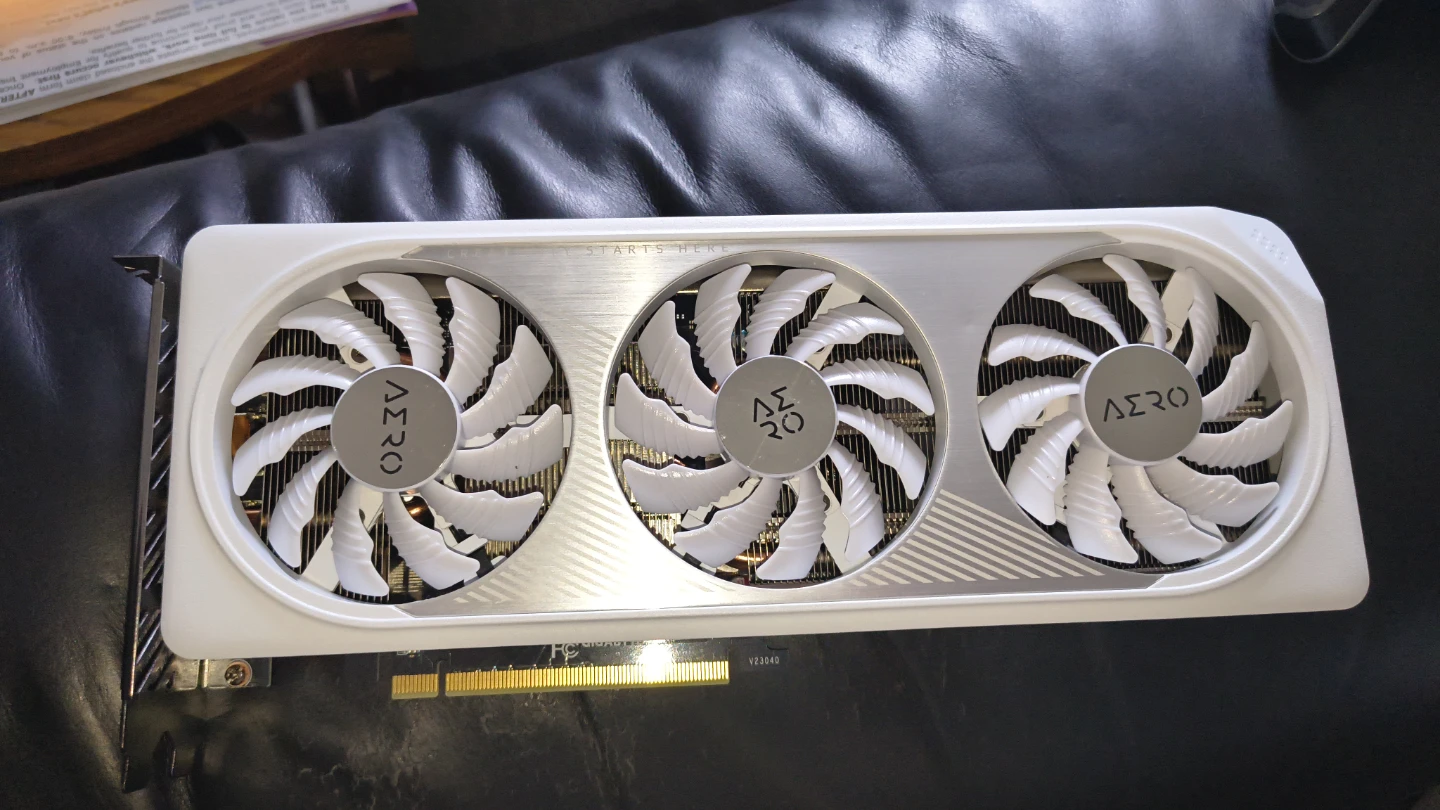 Gigabyte AERO GeForce RTX 3070 Ti Graphics Card - photo 2