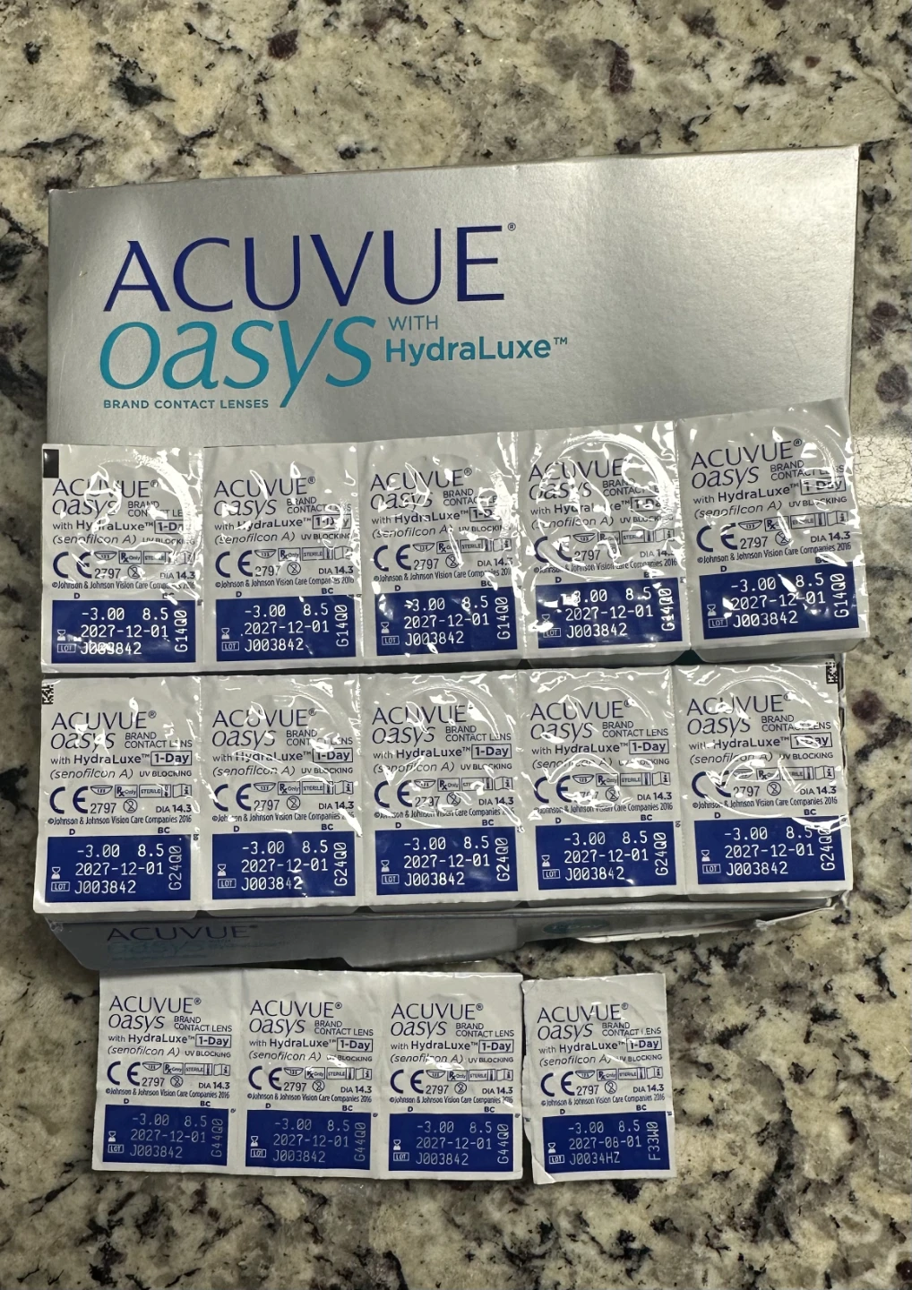 [13불] ACUVUE Oasys with HydraLuxe 1-Day Contact Lenses -3.00