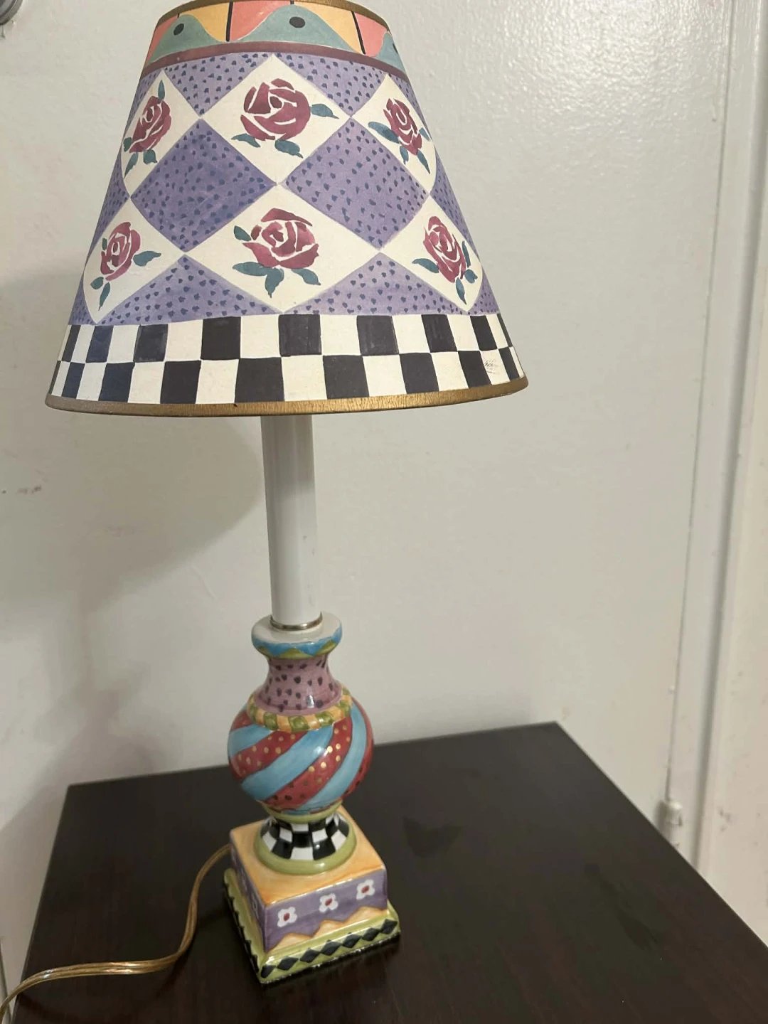 Whimsical Rose Pattern Table Lamp - photo 4