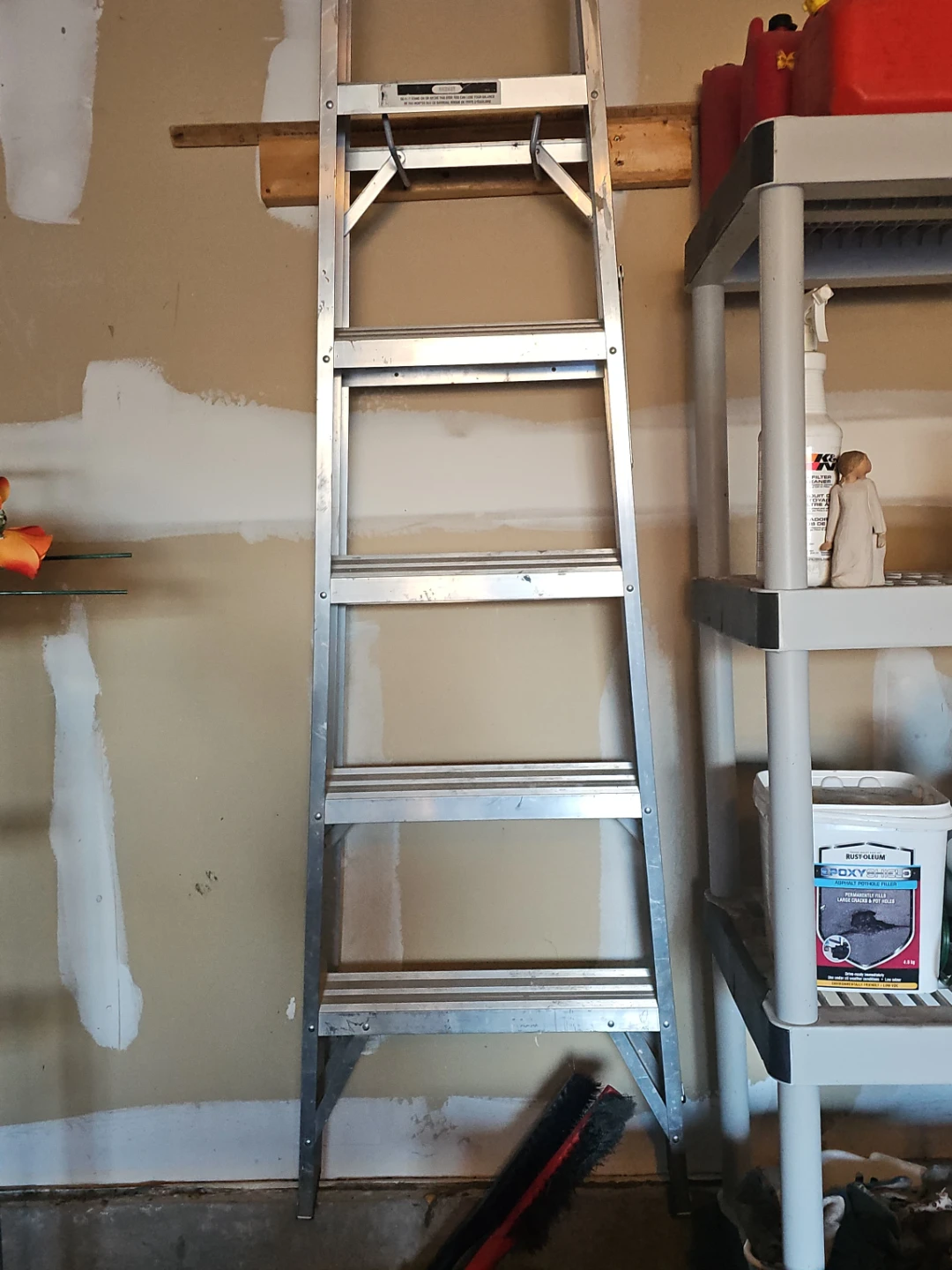 Aluminum Step Ladder