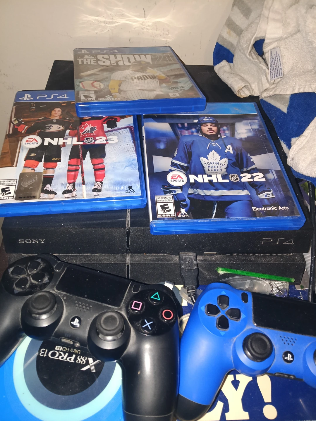 PS4 NHL 22, NHL 23, and The Show 20 Video Games
