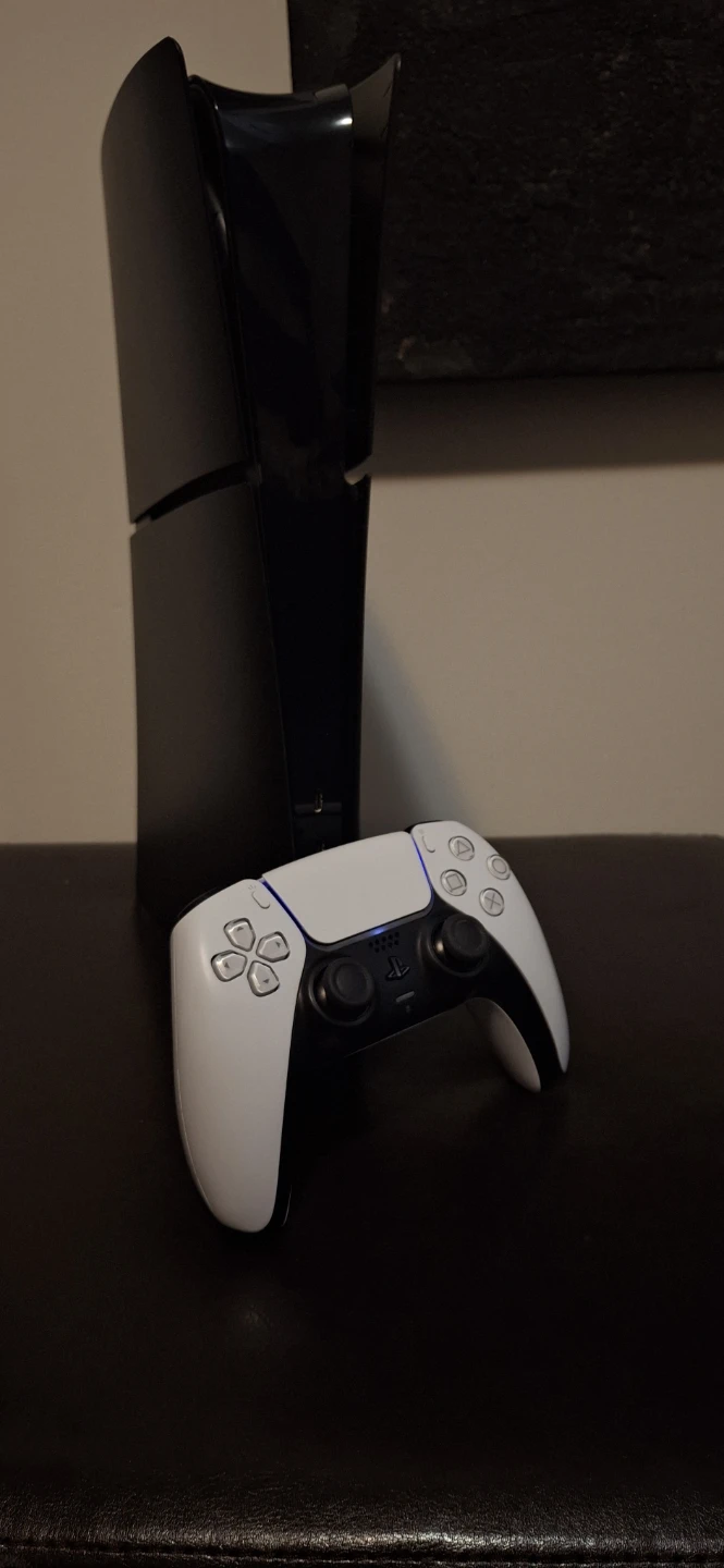 PlayStation 5 1tb Console with Controller and Accessories - photo 2