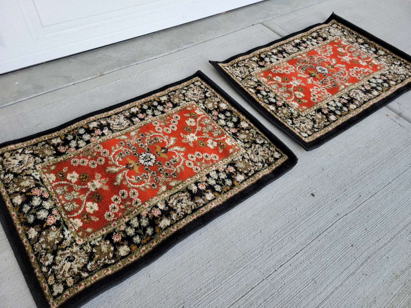 Pair of Carpet Art Deco "Hortensia" Accent Rugs - 2x3 Spice/Red. - photo 2