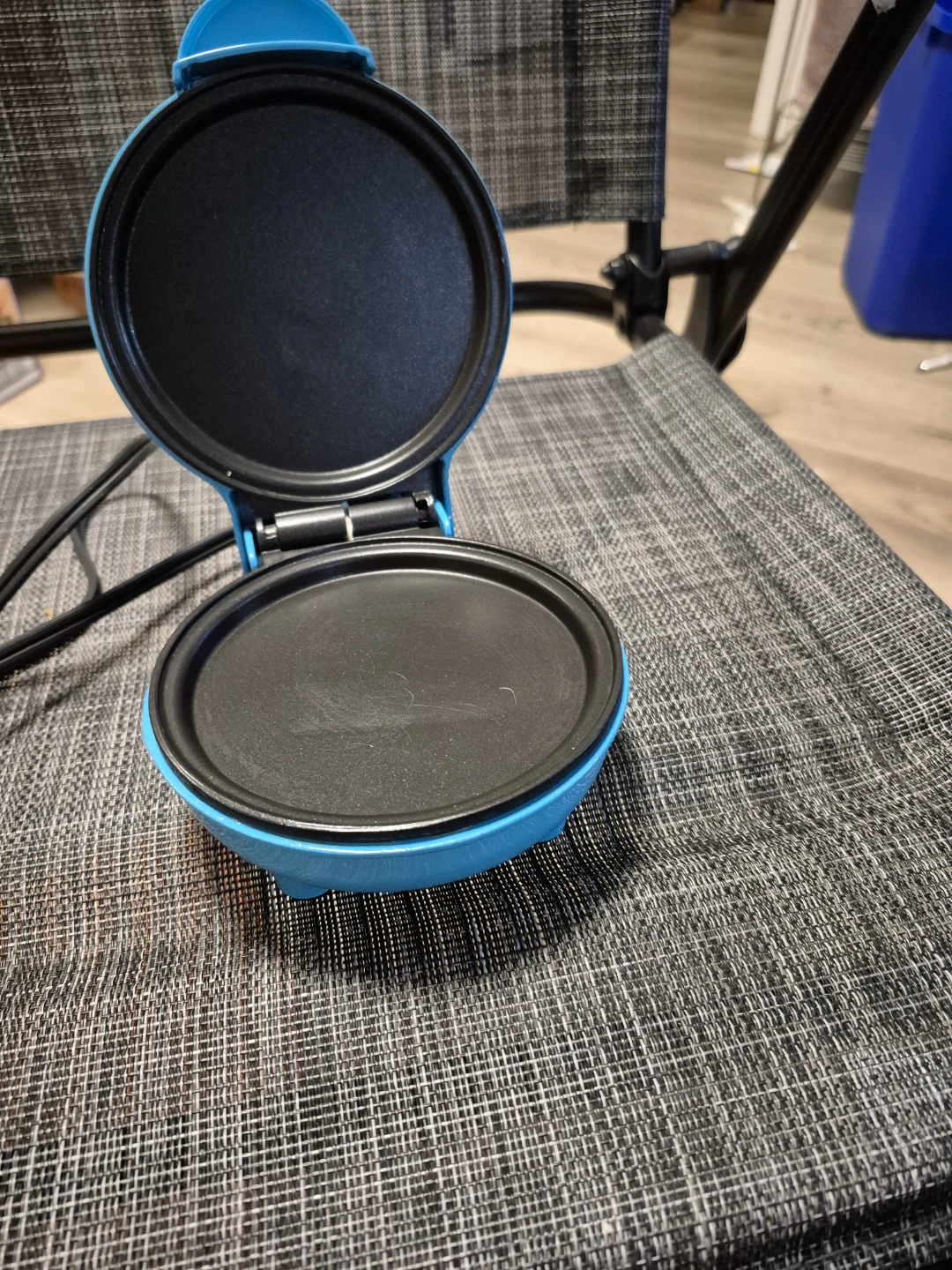 Blue Mini pancake maker