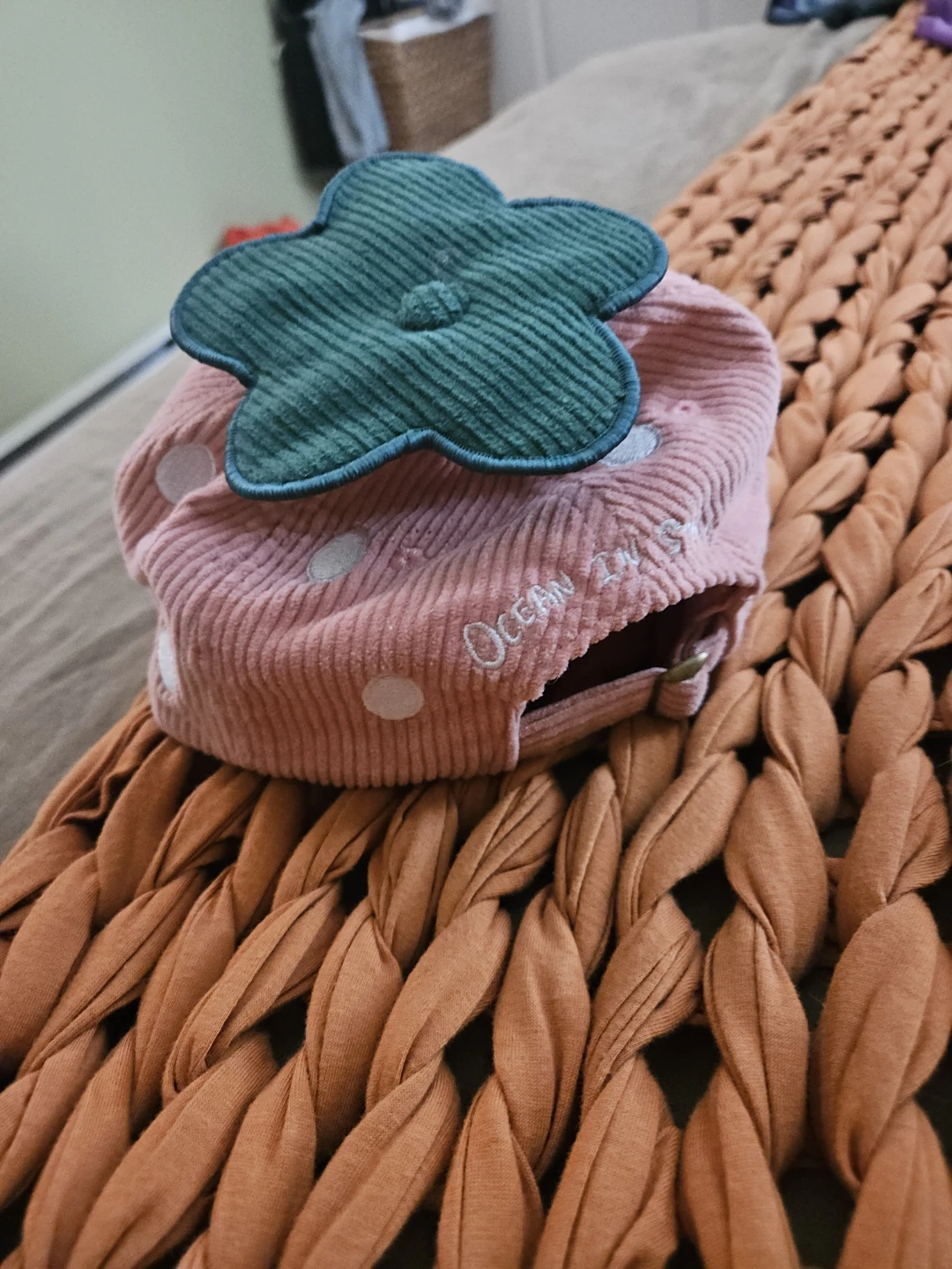 Ocean In Space strawberry hat - photo 2