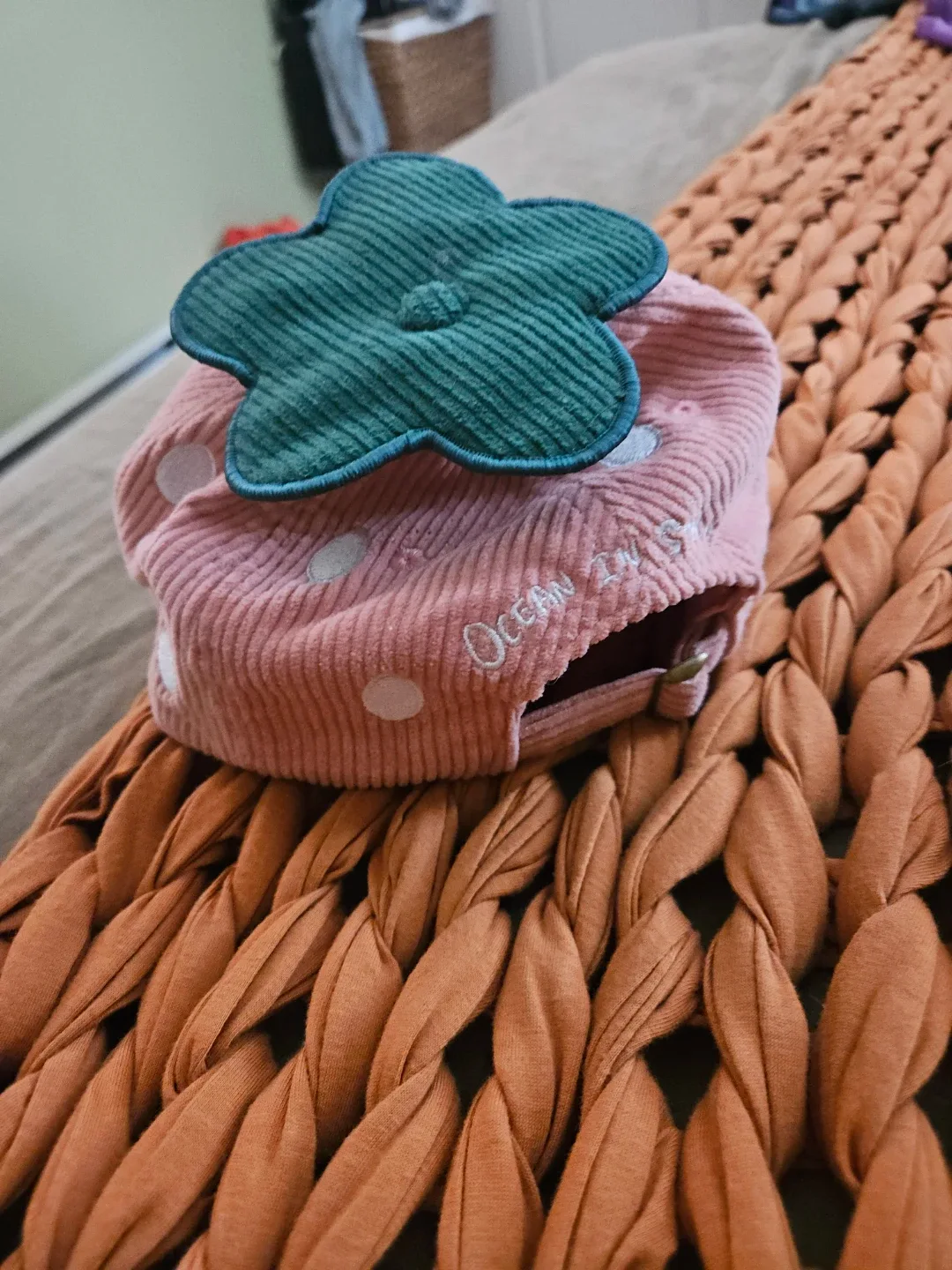 Ocean In Space strawberry hat - photo 2