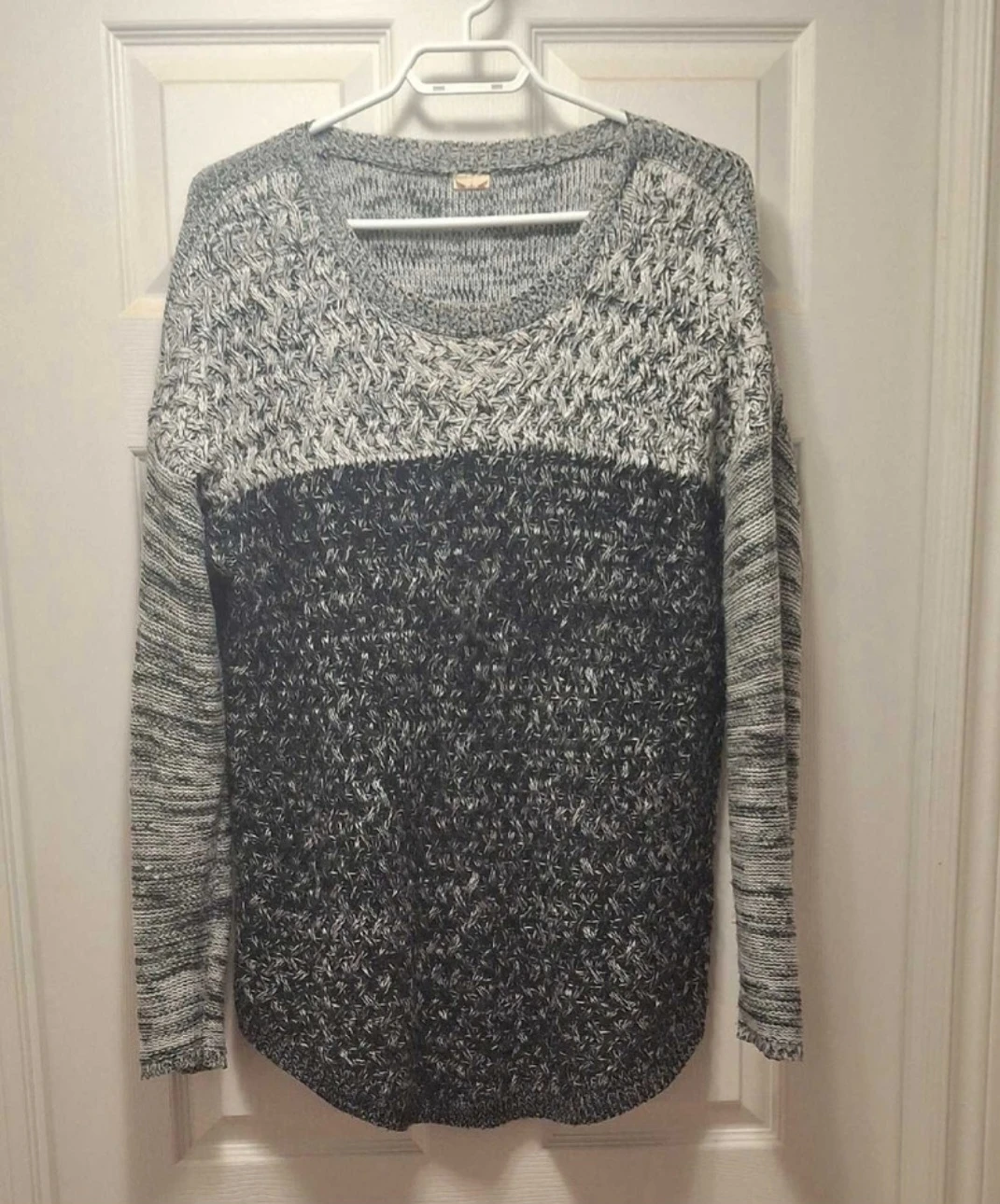 Women's Sweater (Size: XXL) - photo 2