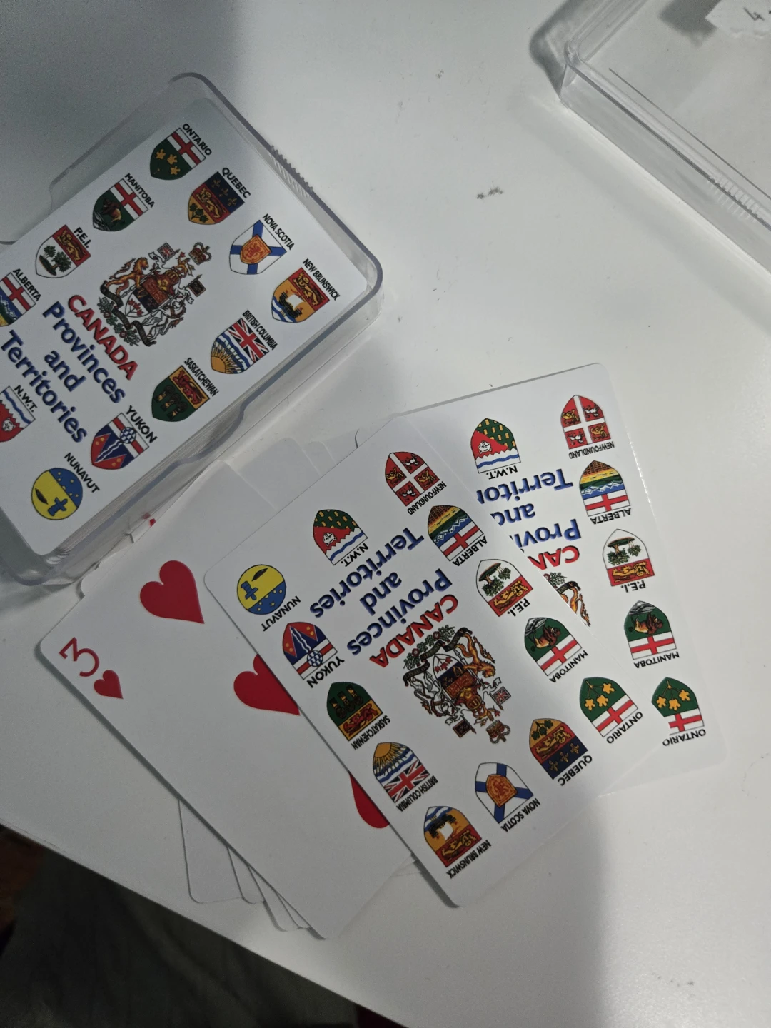 Canada Souvenir Playing Cards - Gold & Provinces/Territories - photo 3