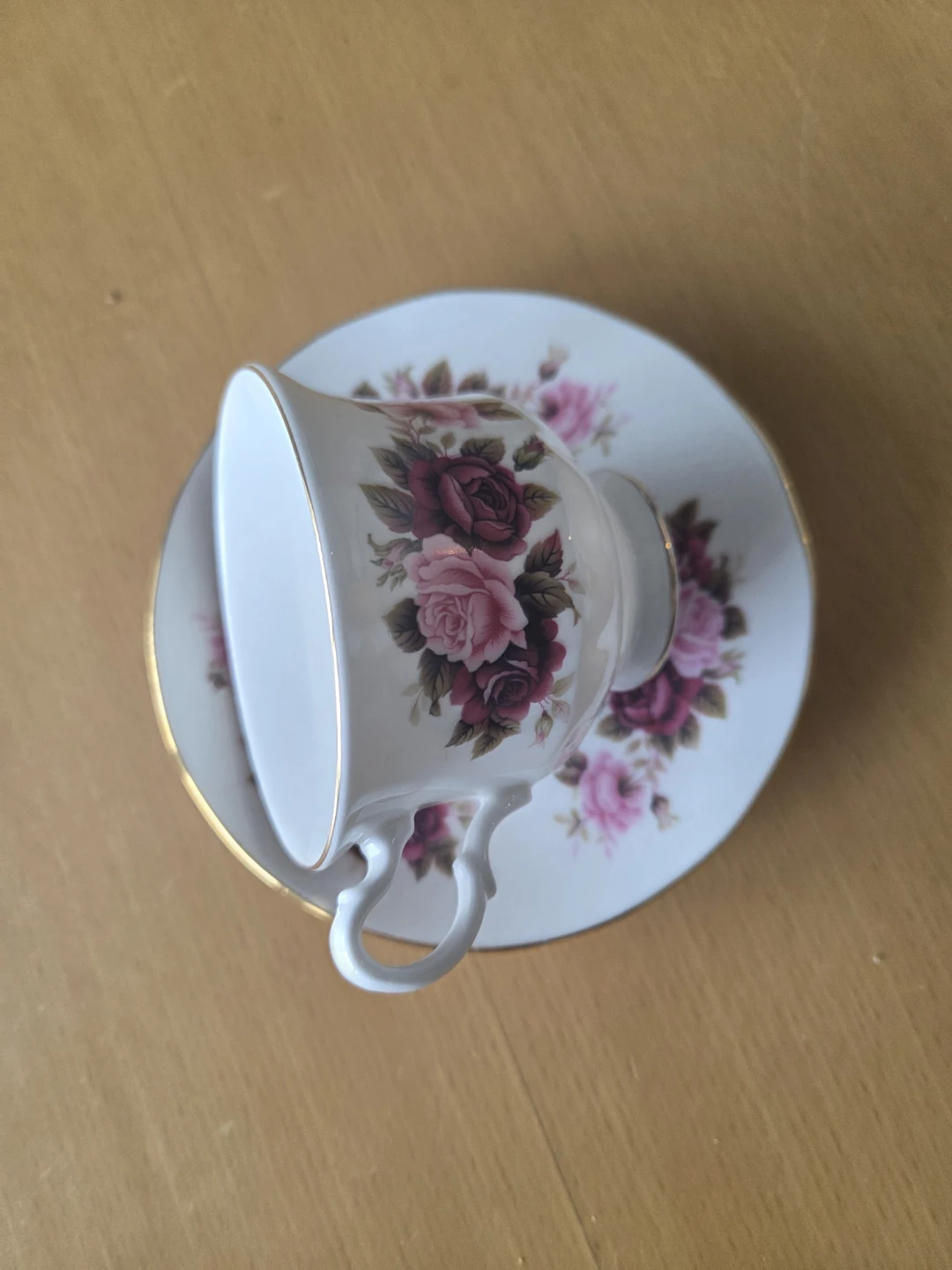 Queen Anne Teacup and Saucer Set - photo 3
