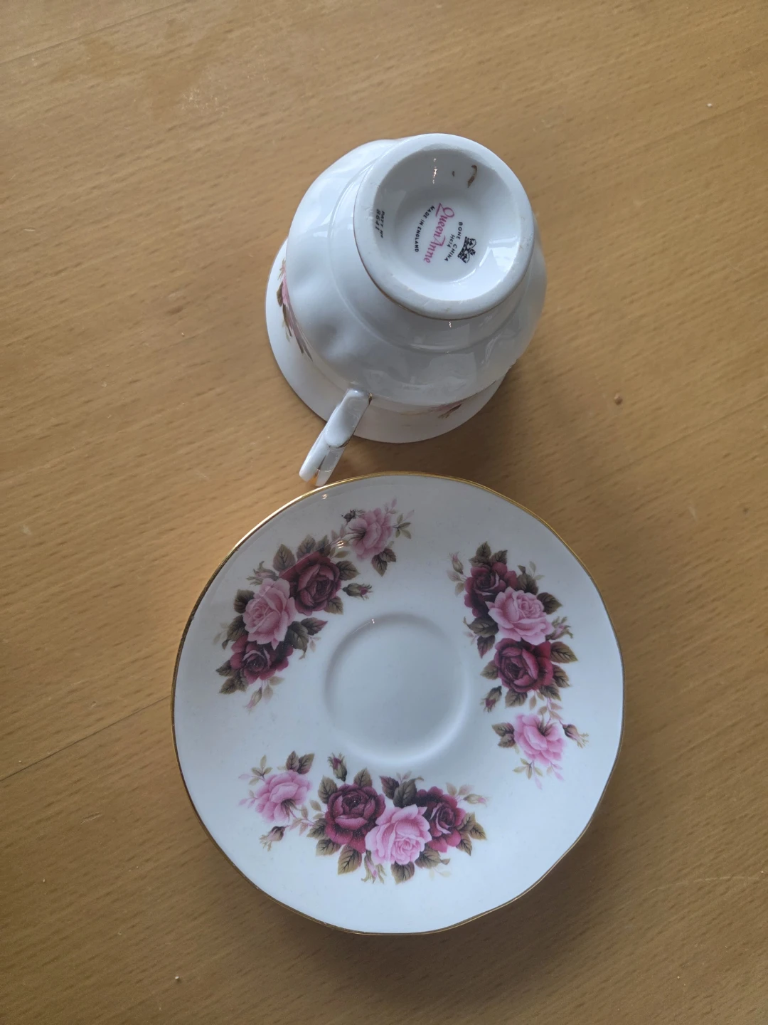 Queen Anne Teacup and Saucer Set - photo 4