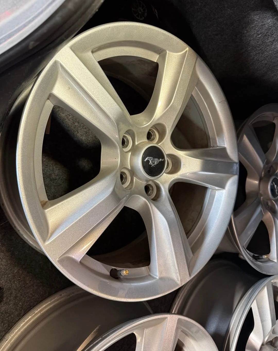 2018 Mustang 17inches Rims - photo 2