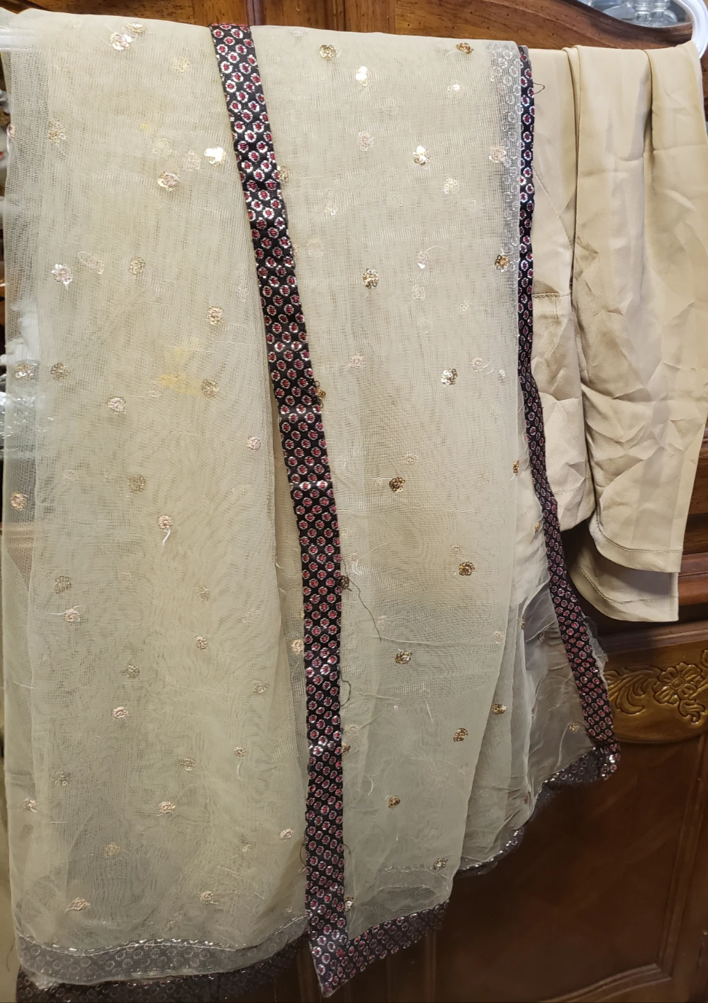 3 piece Medium size Women's Embellished Kurti. - photo 3