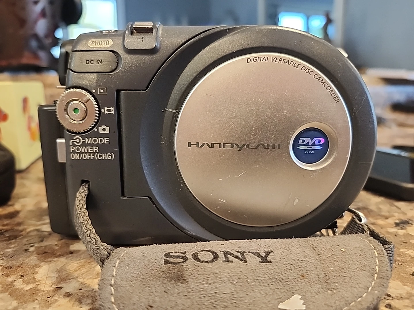 Sony Handycam DCR-DVD201 Digital Video Camera - photo 5