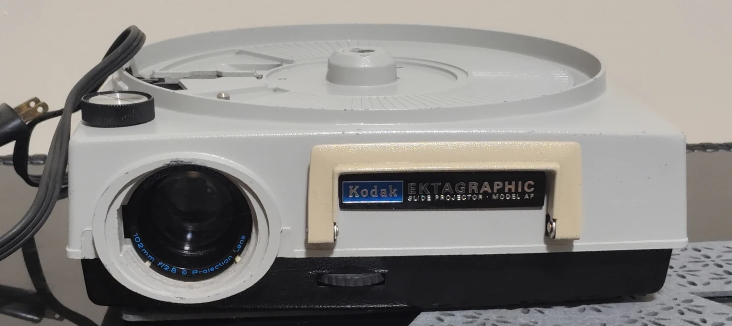 Kodak Ektagraphic Slide Projector - Model AF - photo 4