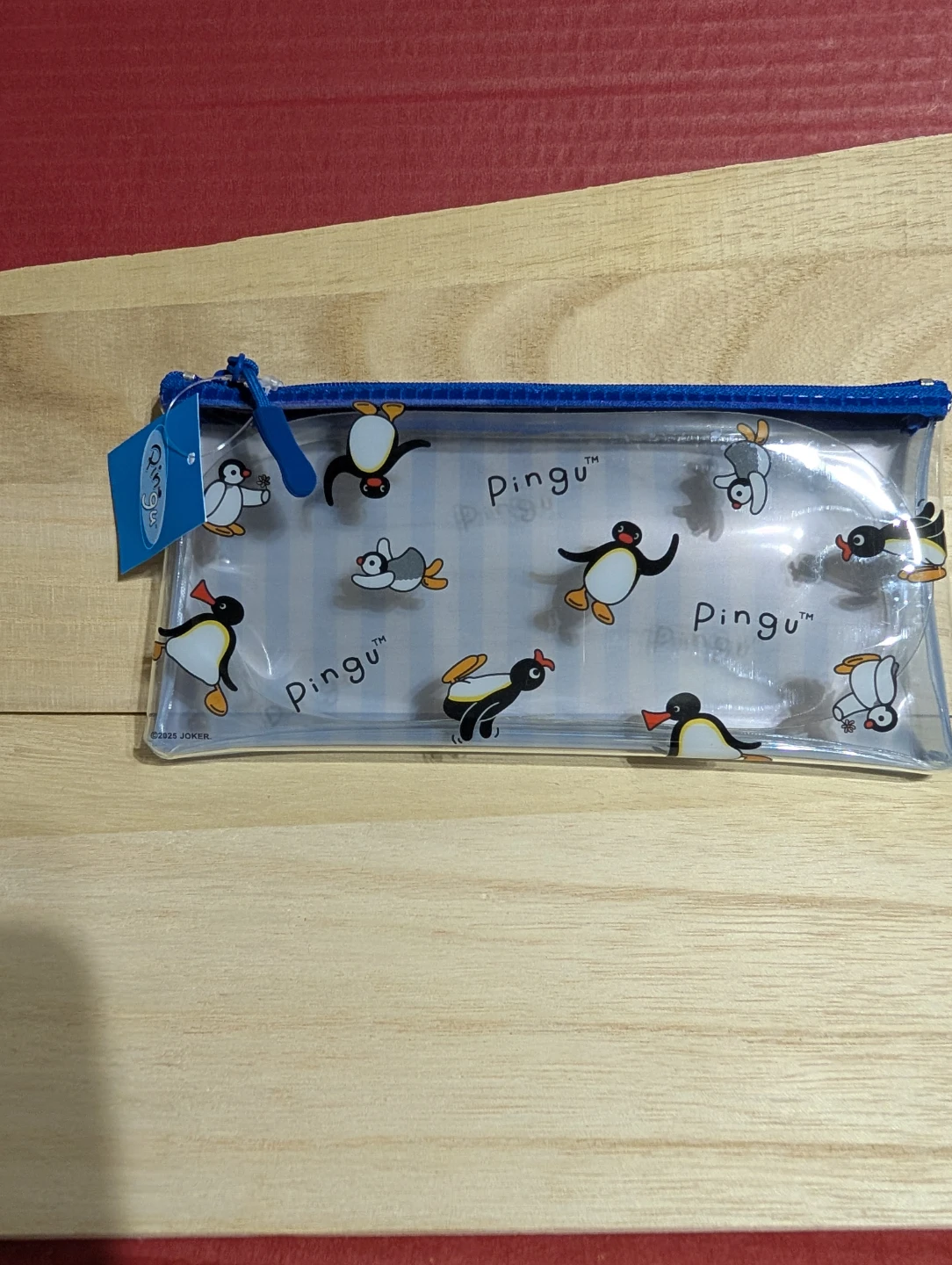 Nwt new Pingu Pencil Case makeup bag new with tag - photo 2